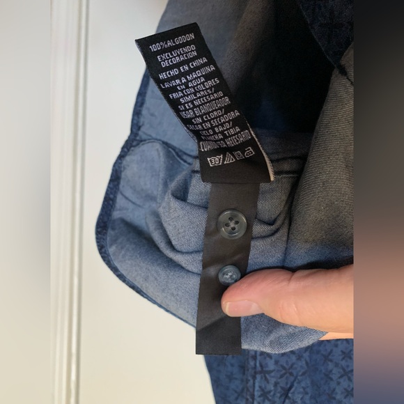 Men’s Denim Shirts With Floral Print (Bundle Of 2) NWT 🌴 - Picture 9 of 11